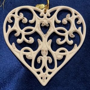 NIB Lenox 2017 Porcelain Spirit Of Giving Heart New in original Box